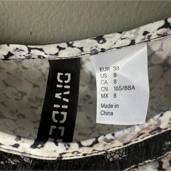 Divided, size 8 Elegant silky Black and White Lace Trim Nightgown slip - Picture 5 of 5